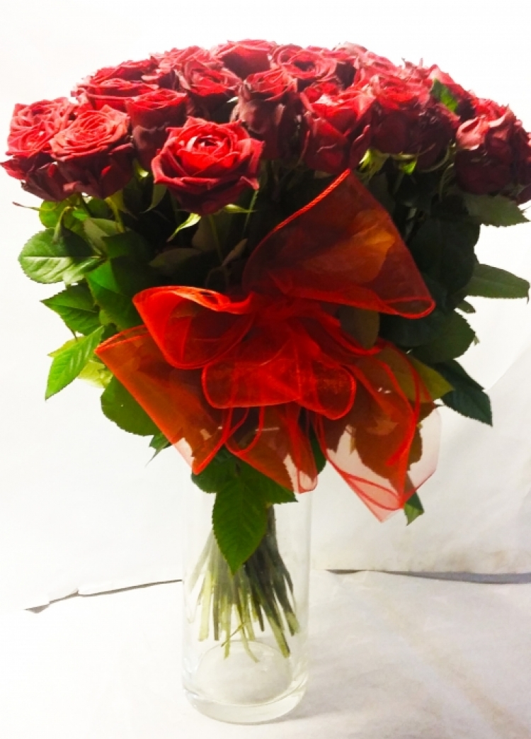 Bukiet z 50 krótkich czerwonych róż